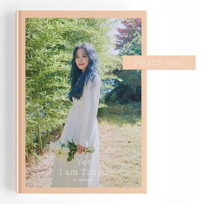 Yes, I am Tzuyu: 1ST PHOTOBOOK (Peach ver.)