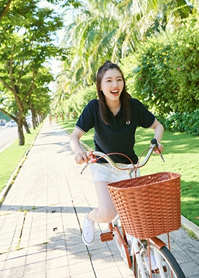 日向坂46 佐々木美玲1st写真集 「陽射しのパレード」 日向坂46 佐々木美玲1st写真集 「陽射しのパレード」