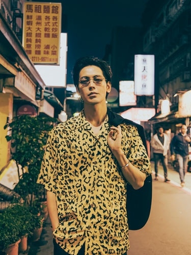 猪塚健太 1st 写真集「Thank you ALL!」 ＜Deluxe版＞ ＜4部 イベント参加権付＞ ［BOOK+DVD］