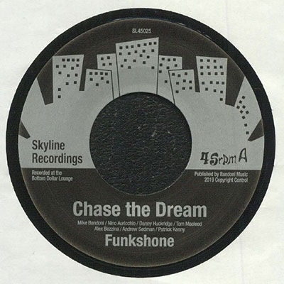 Chase The Dream＜限定盤＞