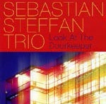 TOWER RECORDS ONLINE㤨Sebastian Steffan Trio/Look At The Doorkeeper[KCD5194]פβǤʤ2,690ߤˤʤޤ