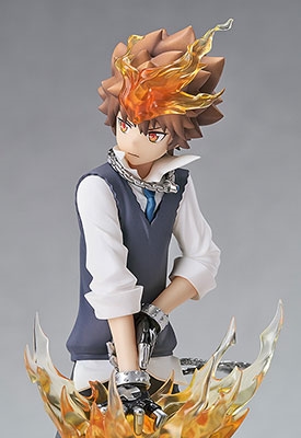 REBORN デコレクション缶バッジ 沢田綱吉 . 喜ばしかっ 服を着た人形