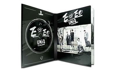 UNIQ (Korea)/EOEO: 1st Mini Album (全メンバーサイン入りCD)＜限定盤＞