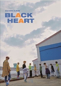Black Heart: 2nd Mini Album (HEART VER) (全メンバーサイン入りCD)＜限定盤＞