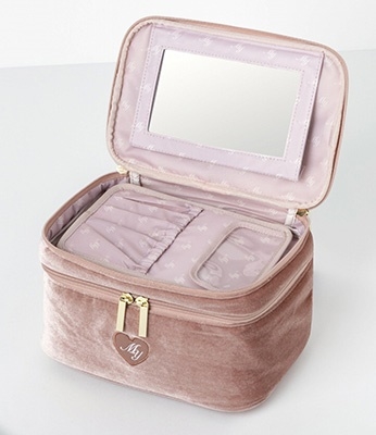 dショッピング |「三上悠亜が本気で作った 一軍コスメが全部入る